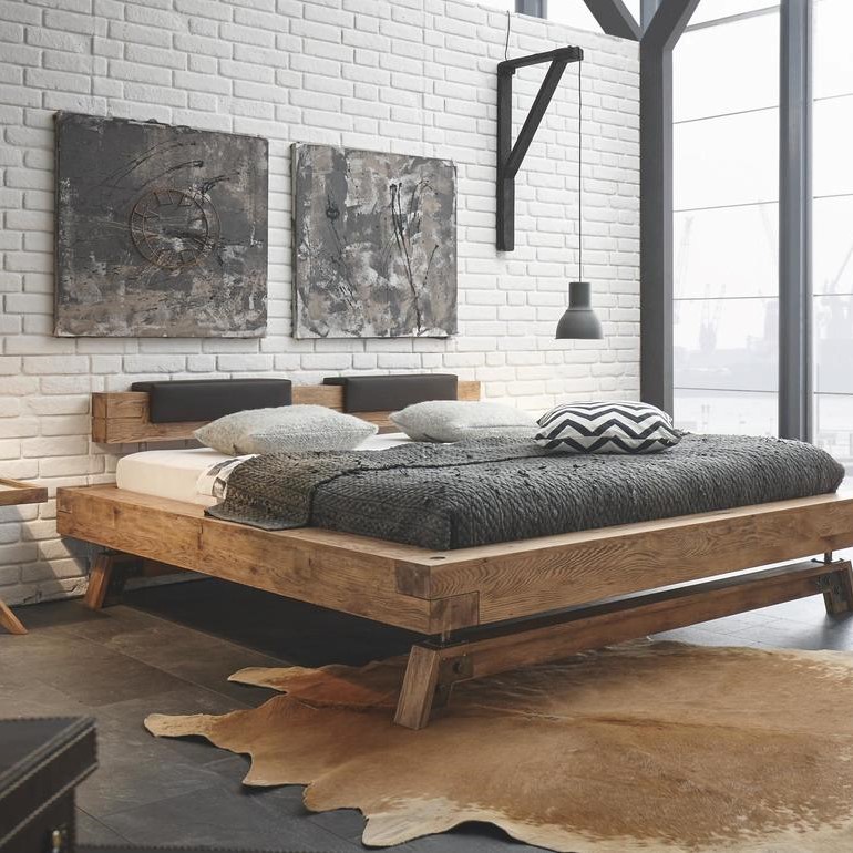 Bettrahmen und Bettgestell aus Holz